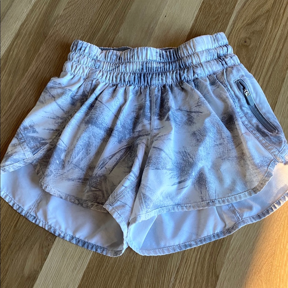 LuLuLemon Track That mid rise short
